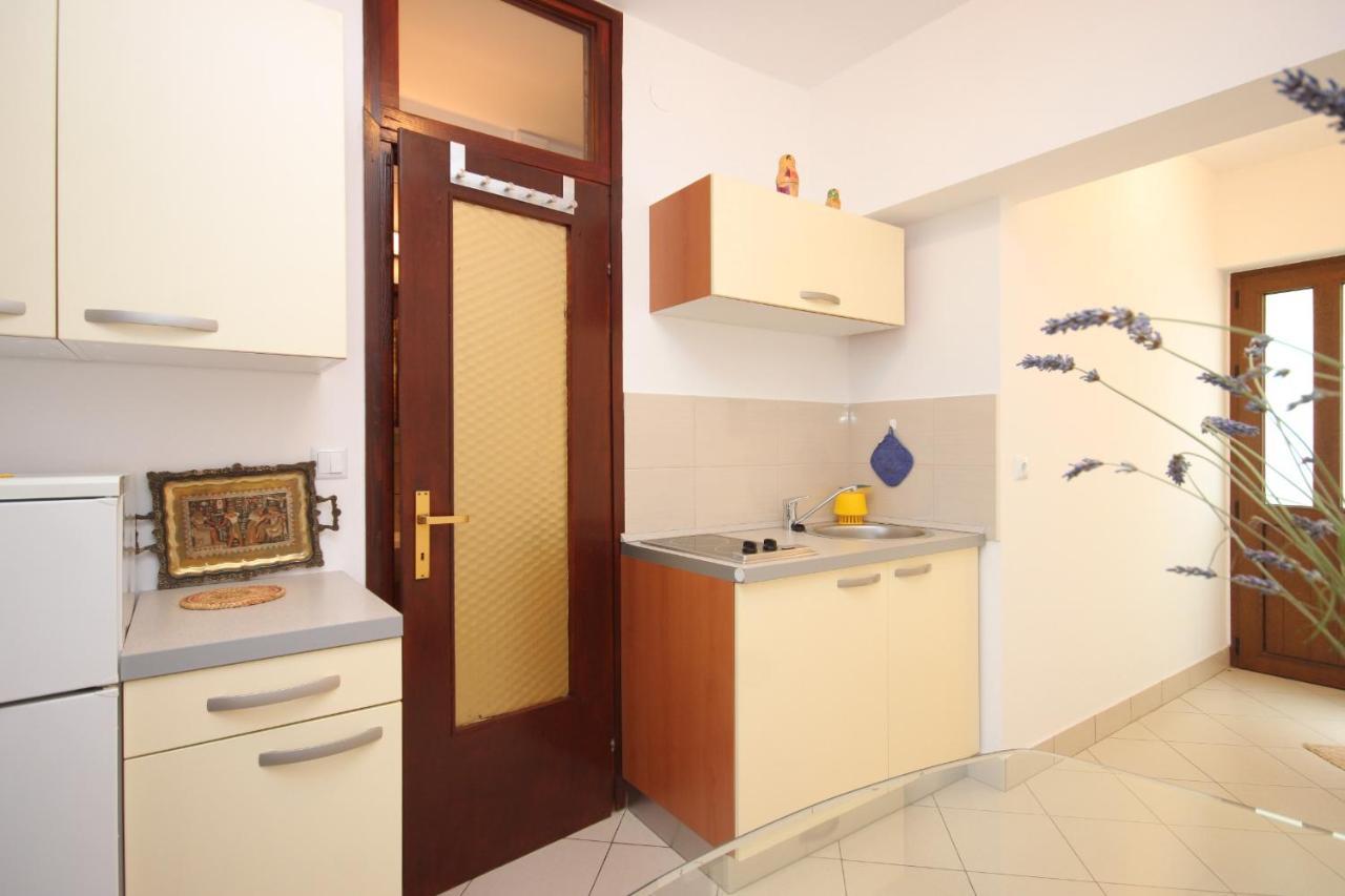 Apartment Mali Losinj 7879B Eksteriør billede