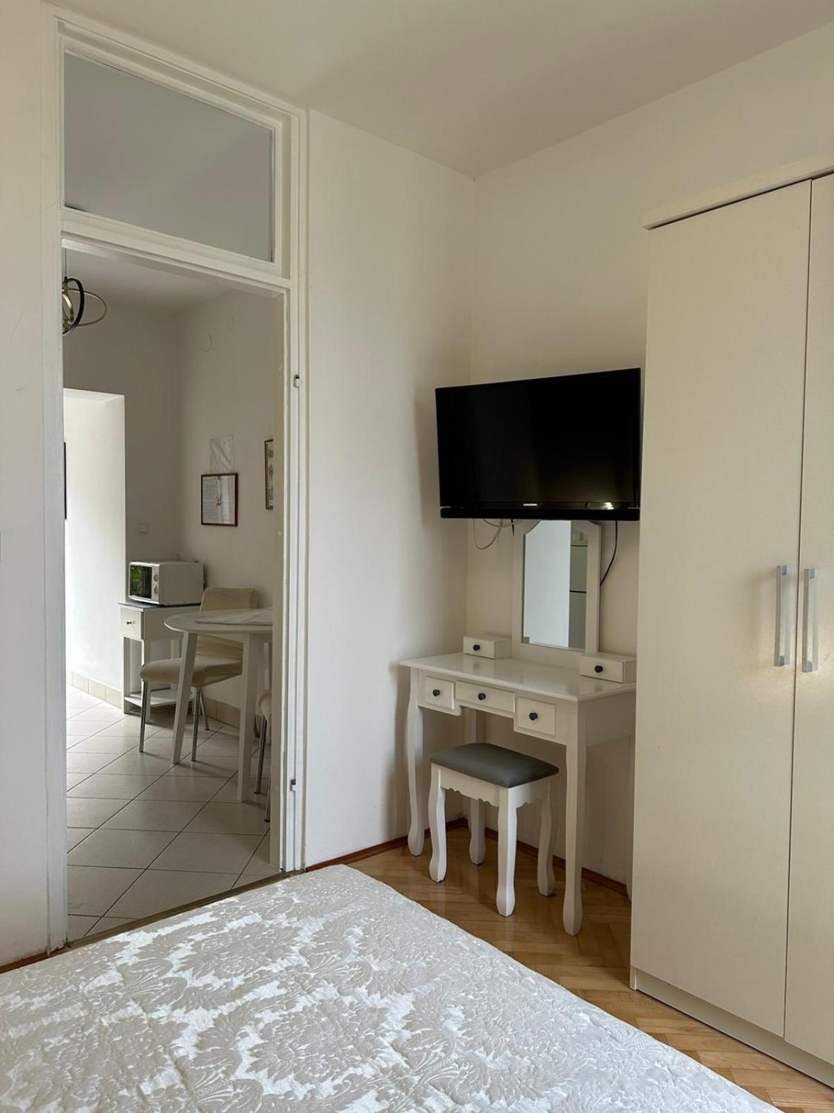 Apartment Mali Losinj 7879B Eksteriør billede